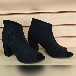 Seven dials High heel ankle boot open toe size 8.5 color black